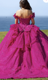 14 Glamorous Hot Pink Quinceañera Dresses for 2024